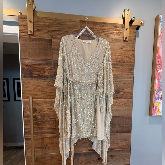 MacDuggal 94044 Cape Dress MRSP $598 - Picture 5 of 12